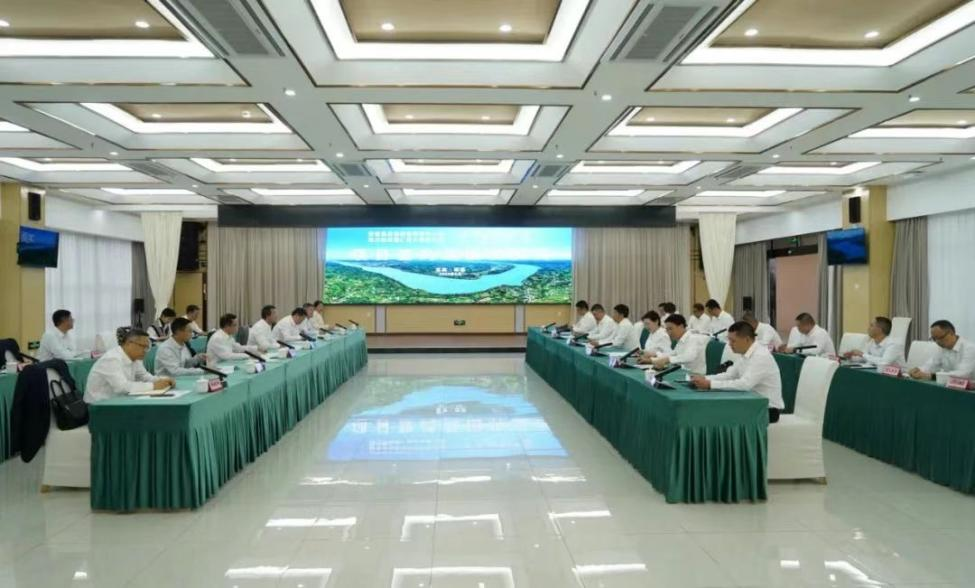 ¼¯ÍÅÏòµ¼³öϯÒ˱öÄÏÏªÇøÏîĿǩԼ¼°ÊÚÅÆÒÇʽ