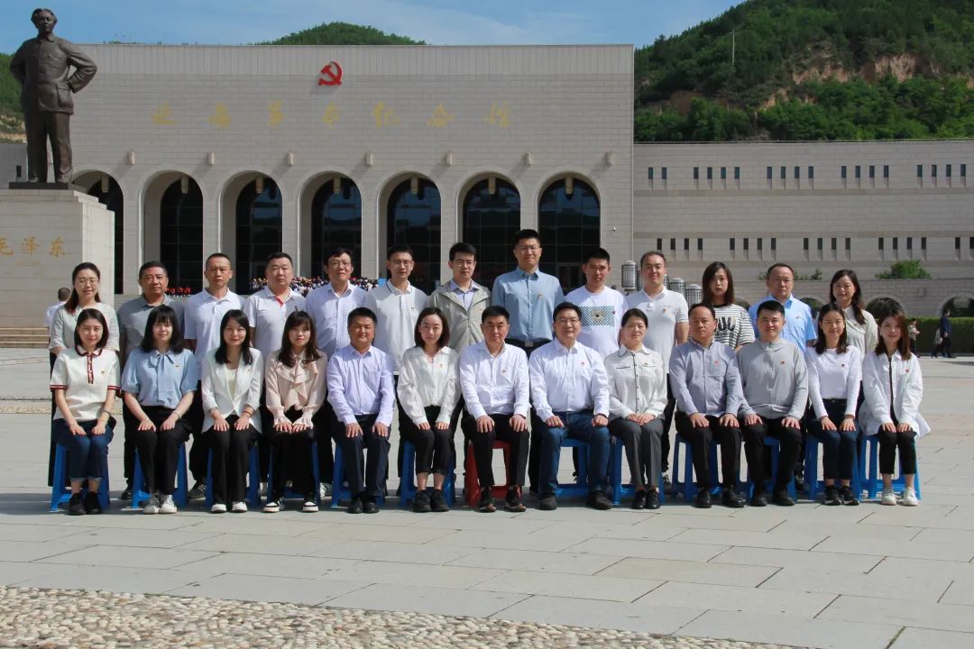 ÉÌ»ãÎïÒµ¼¯ÍÅ:ʵ¼ù½Ìѧ¡±Òä³õÐÄ¡±ÒÔѧ´Ù¸É¡°µ£Ê¹Ãü¡°Ò»È·±£Ö÷Ìâ½ÌÓýÈ¡µÃʵЧ